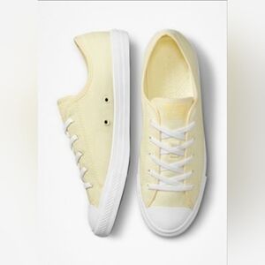 Chuck Taylor All Star Dainty Low Top